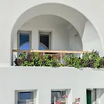 Ico Santorini Апартаменты *