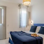 Апартаменты Ico Santorini *