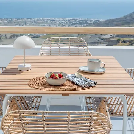 Ico Santorini Pyrgos Kallistis