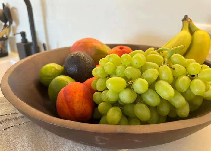 Ico Santorini * Pyrgos Kallistis