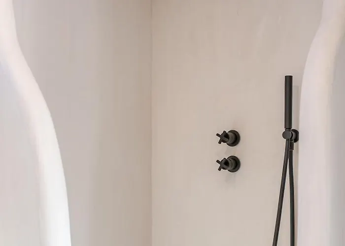 Ico Santorini Pyrgos Kallistis