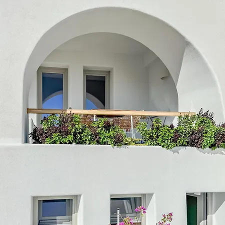 Ico Santorini Apartment *