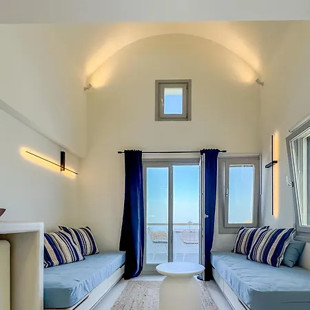 Ico Santorini Apartment Pýrgos