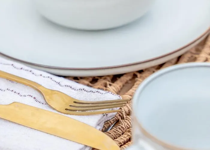 Ico Santorini * Pyrgos Kallistis